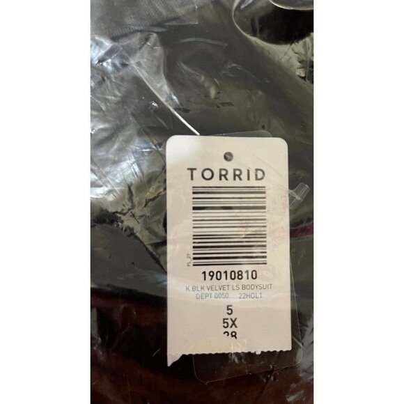 Torrid Plus 5 Black Velour-Velvet Stretch V-Neckline Long Sleeve Bodysuit - Picture 6 of 6